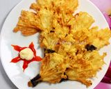 Hình bước làm 3 của món Nấm Kim Châm Cuộn Rong Biển Chiên Giòn Chay