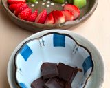 Hình bước làm 1 của món Chocolate fondue xóm nhà lá