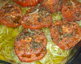 Foto del paso 4 de la receta: Huevos al plato con tomate y cebolla