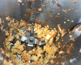 Foto del paso 3 de la receta: Volovanes rellenos de ensalada de col con gamba