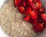 Foto del paso 2 de la receta: Porridge con fresas y plátano