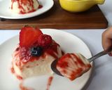 Foto langkah ke 5 dari resep Mixed Berries Egg Pudding.