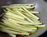 A picture of step 2 of Chicken, Vegetable, and Spaghetti Stir-Fry.