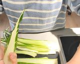 Foto del paso 2 de la receta: Guardia civiles con chaquetones Rápidos (garbanzos con acelgas)