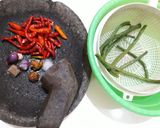 Foto langkah ke 2 dari resep Pencok Kacang Panjang.