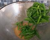 Foto langkah ke 2 dari resep Tumis Kacang Panjang Bawang Putih.