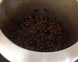 A picture of step 3 of Black gram curry.