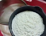 A picture of step 3 of 3 ingredients sponge cake.