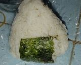 Foto langkah ke 3 dari resep Onigiri(Nasi Kepal Jepang).