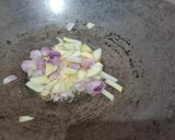 Foto langkah ke 2 dari resep Tumis Daging Pare Lombok.