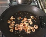 Foto langkah ke 4 dari resep Spaghetti aglio olio with prawn.
