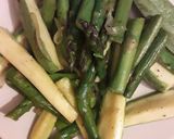 Foto del paso 2 de la receta: Espárragos y calabacitas a la mantequilla