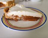Foto del paso 3 de la receta: Tarta de salsa tofee, maní y crema