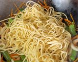 A picture of step 3 of Vegetable Stir-Fried Noodles (蔬菜炒面).