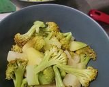 Foto langkah ke 3 dari resep Brokoli Kentang Keju.