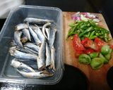 Foto langkah ke 3 dari resep Ikan Asin Tumis Cabe Hijau.