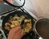 Foto del passaggio 2 della ricetta Farro con purea di zucchine e cipolle