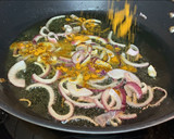 Foto del paso 2 de la receta: Lubina al curry