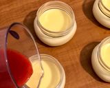 Foto del paso 7 de la receta: Panna Cotta de miel con salsa de fresa