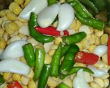A picture of step 2 of Chana dal bhajiya.