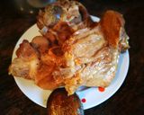 Foto del paso 5 de la receta: Codillo de cerdo en salsa al Oporto con setas shiitake