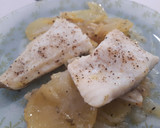 Foto del paso 8 de la receta: Pescadilla al horno con patatas, cebolla y calabacín
