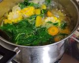 Foto langkah ke 3 dari resep Sayur Bening Labu Kuning Bayam.