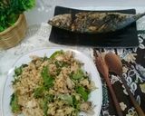 Foto langkah ke 5 dari resep Ikan Dencis Sambal Kelapa.