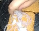 A picture of step 3 of Pudla Sandwich.