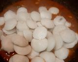 A picture of step 2 of Chatpata Tomato Podi Idli.