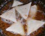 A picture of step 8 of Chutney walai samosai.