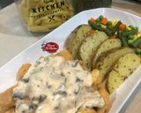 Foto langkah ke 3 dari resep Chicken PokPok w/ Mushroom Sauce and Potato Wedges.