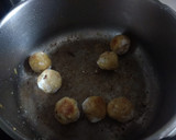 Foto del paso 4 de la receta: Guisado de huevos duros y albóndigas de bacalao