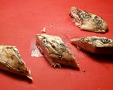 Foto del paso 8 de la receta Solomillo de bonito, con hebras de hinojo y escamas de sal negra ahumada