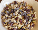 Foto del paso 1 de la receta: Cake navideño tradicional de frutos secos y arándanos rojos
