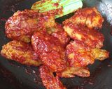 Foto langkah ke 6 dari resep Strawberry Wings.