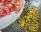 A picture of step 5 of Sweet and sour  Tomatoes and onion sabzi.