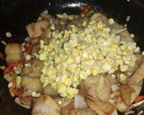 Foto del paso 4 de la receta: Arroz con chuleta de cerdo y maíz tierno