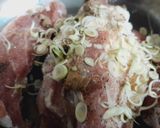 Hình bước làm 1 của món Thịt heo nướng mắm ruốc