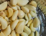 பூண்டு புளிக்குழம்பு (Poondu pulikulambu recipe in tamil) ரெசிபி ஸ்டேப் 1 புகைப்படம்