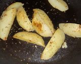 Foto langkah ke 6 dari resep 31. Potato Wedges Teflon.