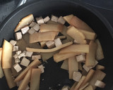 Foto del paso 3 de la receta: Tofu con bambú y apio 🌱