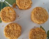 A picture of step 9 of Mac (pasta)and cheese coin.