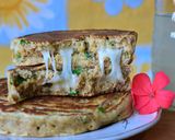 Foto del paso 4 de la receta: Pancakes de verdeo rellenos con queso🥞