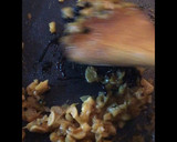 Foto del paso 5 de la receta: 🥘Fideuá negra con sepia, langostino y bacalao confitado🥘