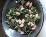 Foto langkah ke 5 dari resep Tumis tahu kangkung.