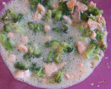 Foto del paso 3 de la receta: Tortilla de salmón y brócoli