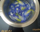 A picture of step 2 of Butterfly pea flower tea.