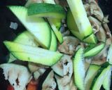 Foto del paso 1 de la receta: Empanadas Chop Suey de verduras 🌶♥️