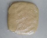 Foto langkah ke 5 dari resep Cinnamon Caramel Apple Pie.